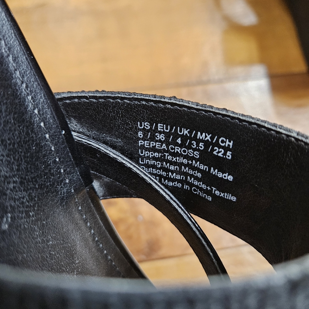 Kenneth Cole Reaction Pepea Cross - Picture 5 of 5